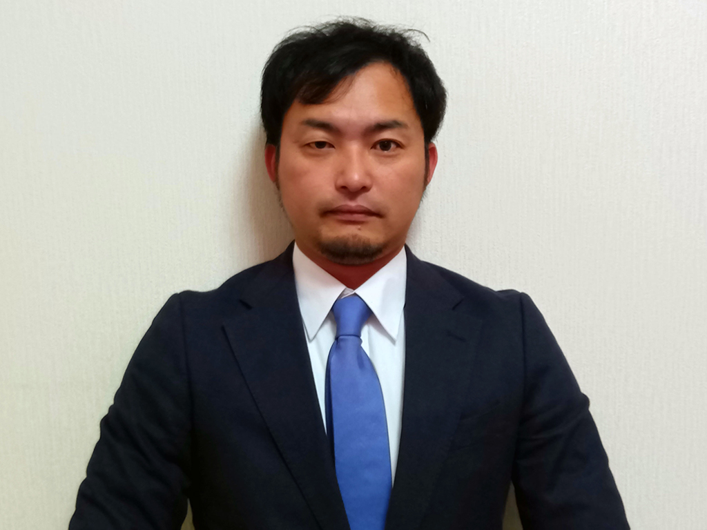 有限会社 米村塗装 代表取締役　米村 賢